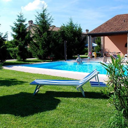 Agriturismo-R&B Corte Dei Gioghi Ferrara Exterior foto